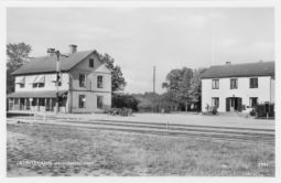 Järnvägsstationen och Posten Järnvägsstationen och Posten