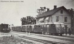 Rälsbussen från Visby har anlänt Rälsbussen från Visby har anlänt