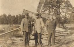 Vid vattenpumpen Vid vattenpumpen