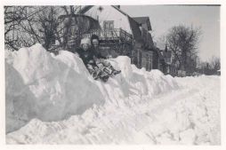 Mycket snö och kallt på 40-talsvinter Mycket snö och kallt på 40-talsvinter