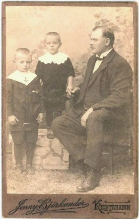 Richard med sönerna Sture och Yngve Richard med sönerna Sture och Yngve.